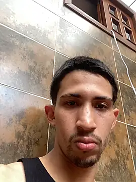 Snapshot of charlie_bass chatting on 12/22/25, 03:09 charlie bass online show from 12/22/25, 03:09