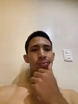 Snapshot of charlie_bass chatting on 04/04/26, 08:56 charlie bass online show from 04/04/26, 08:56