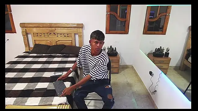 black boy22  online show from 11/23/25, 02:44