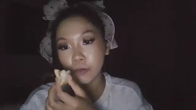 cryptokimgirl online show from 03/12/26, 12:11