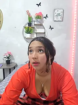 Snapshot of aymy2026 chatting on 12/03/25, 12:18 aymy2026 online show from 12/03/25, 12:18