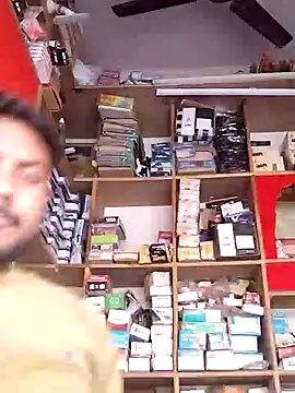 Snapshot of Roy___121 chatting on 02/23/26, 12:24 Roy 121 online show from 02/23/26, 12:24