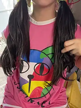 Snapshot of XndSeraphina chatting on 01/15/26, 04:39 XndSeraphina online show from 01/15/26, 04:39