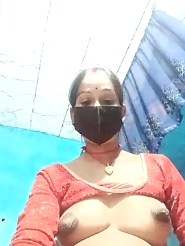 Snapshot of Nandani-758 chatting on 02/14/26, 12:40 Nandani-758 online show from 02/14/26, 12:40