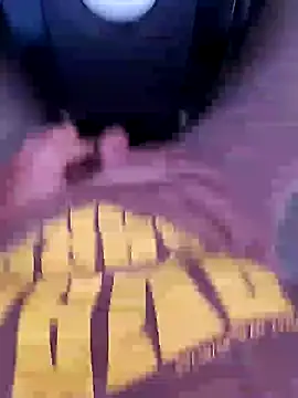 Snapshot of Meow_buggie chatting on 12/22/25, 02:47 Meow buggie online show from 12/22/25, 02:47