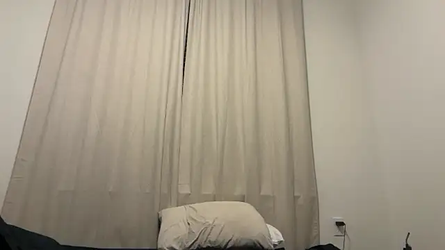 Snapshot of sethhtx713 chatting on 12/15/25, 06:28 sethhtx713 online show from 12/15/25, 06:28