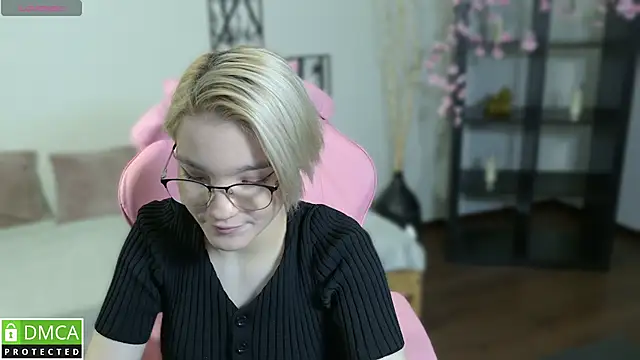 Snapshot of Megan_Lora chatting on 12/01/25, 08:19 Megan Lora online show from 12/01/25, 08:19