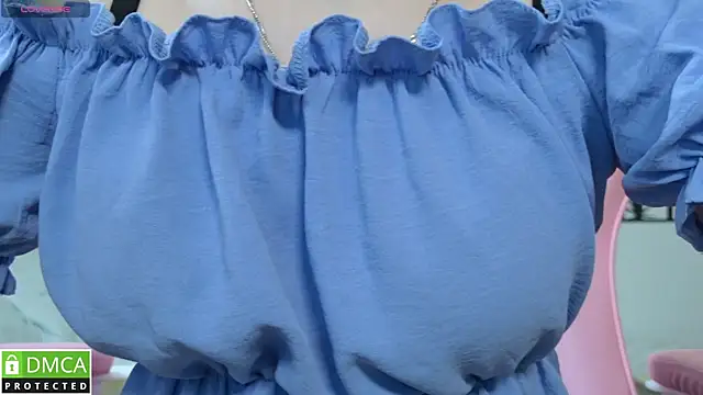 Snapshot of Megan_Lora chatting on 12/19/25, 08:10 Megan Lora online show from 12/19/25, 08:10