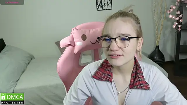 Snapshot of Megan_Lora chatting on 01/15/26, 12:59 Megan Lora online show from 01/15/26, 12:59