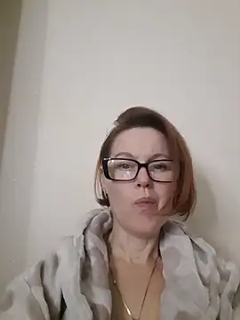 Snapshot of LanaOlbenst chatting on 11/22/25, 09:25 LanaOlbenst online show from 11/22/25, 09:25