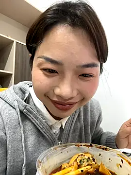 Snapshot of GYYoo chatting on 11/30/25, 05:00 GYYoo online show from 11/30/25, 05:00