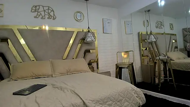 Snapshot of molly_madisson_ chatting on 01/07/26, 12:40 molly madisson online show from 01/07/26, 12:40