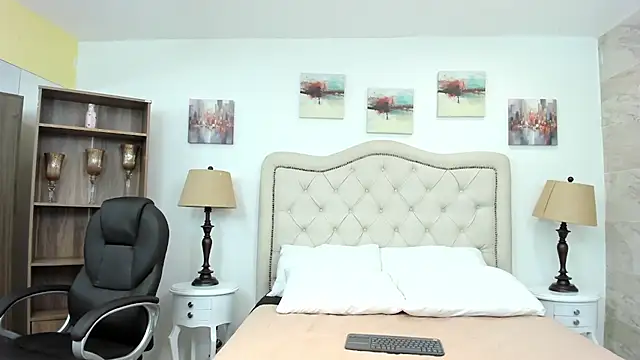 Snapshot of molly_madisson_ chatting on 02/11/26, 12:32 molly madisson online show from 02/11/26, 12:32