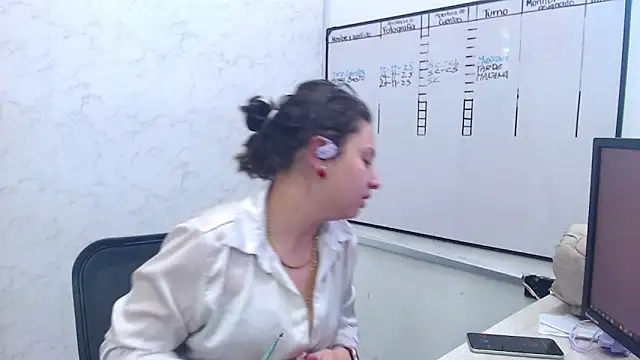 Snapshot of Alice_Sinclair_ chatting on 11/24/25, 12:38 Alice Sinclair online show from 11/24/25, 12:38