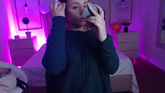 Snapshot of Alice_Sinclair_ chatting on 11/26/25, 12:39 Alice Sinclair online show from 11/26/25, 12:39