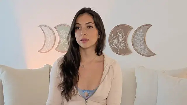 Snapshot of IsabellaSandoval chatting on 04/27/26, 07:45 IsabellaSandoval online show from 04/27/26, 07:45