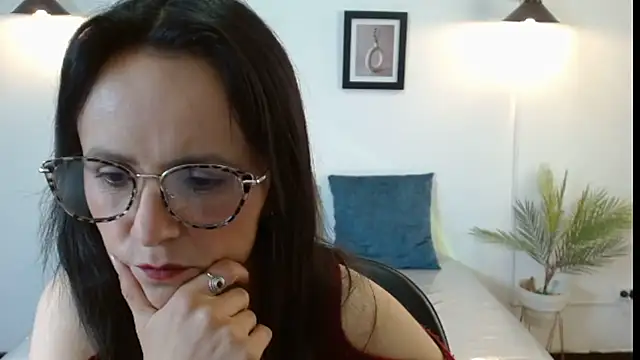 Snapshot of Juliana__lx chatting on 12/05/25, 12:58 Juliana lx online show from 12/05/25, 12:58