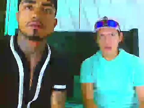 Snapshot of Hot_Latino_x chatting on 11/24/25, 01:00 Hot Latino x online show from 11/24/25, 01:00