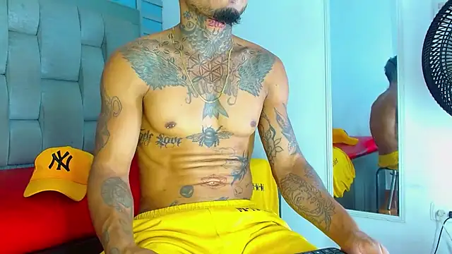 Hot Latino x online show from 03/17/26, 12:41