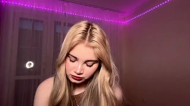 KarissaBoisse online show from 11/21/25, 12:04