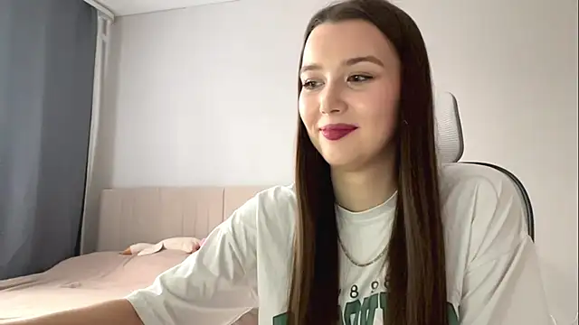 Annie SmiIe online show from 11/21/25, 06:23