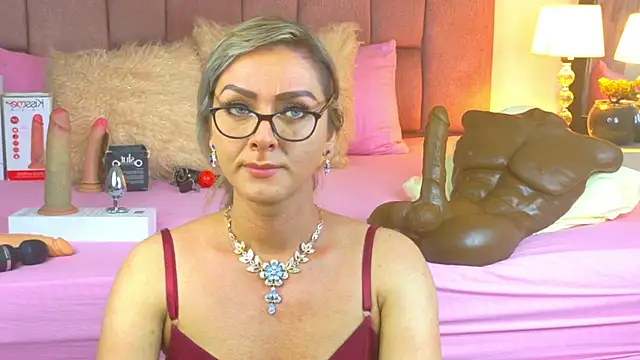 Lunitaa Diva online show from 06/03/26, 07:41