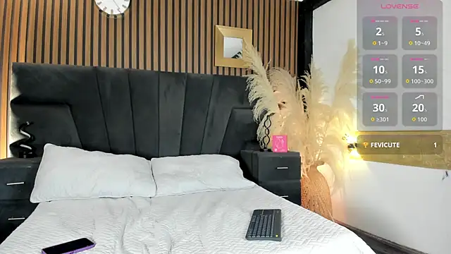 Snapshot of RenataMason chatting on 02/11/26, 10:53 RenataMason online show from 02/11/26, 10:53