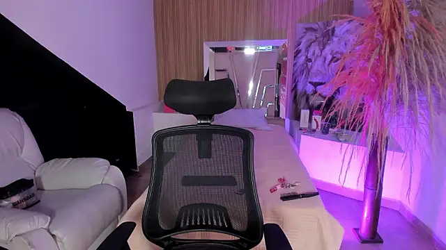 Snapshot of RenataMason chatting on 03/25/26, 04:51 RenataMason online show from 03/25/26, 04:51