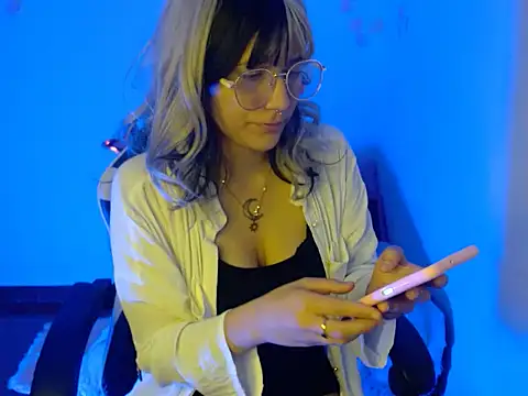 Snapshot of venus_222 chatting on 12/02/25, 04:07 venus 222 online show from 12/02/25, 04:07