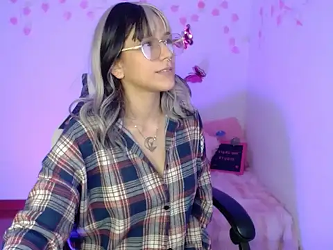 Snapshot of venus_222 chatting on 12/04/25, 03:38 venus 222 online show from 12/04/25, 03:38