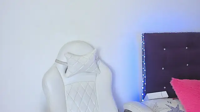 veronicaa squirt online show from 05/23/26, 03:23