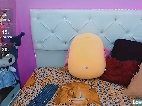 Snapshot of xwetdreamsx chatting on 11/28/25, 11:29 xwetdreamsx online show from 11/28/25, 11:29