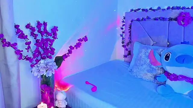 Brianna77 online show from 12/18/25, 11:11