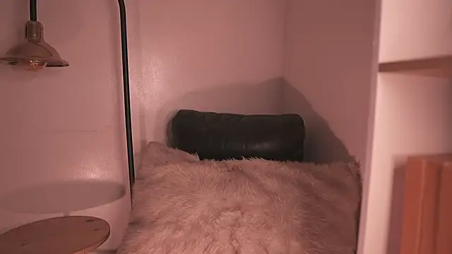 Snapshot of Mackenzie_Lia chatting on 12/15/25, 08:02 Mackenzie Lia online show from 12/15/25, 08:02