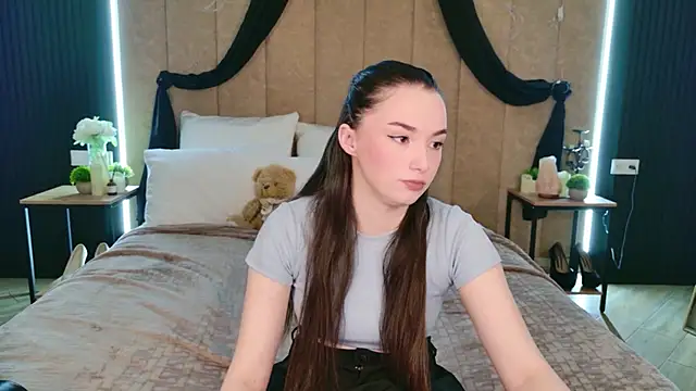 Snapshot of Amber_Bond chatting on 02/03/26, 06:40 Amber Bond online show from 02/03/26, 06:40