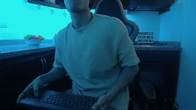 Snapshot of eren_jeager chatting on 01/11/26, 05:07 eren jeager online show from 01/11/26, 05:07