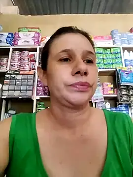 Snapshot of MIA-LARIOS chatting on 05/06/26, 02:33 MIA-LARIOS online show from 05/06/26, 02:33