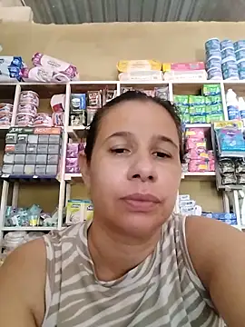 Snapshot of MIA-LARIOS chatting on 06/13/26, 03:32 MIA-LARIOS online show from 06/13/26, 03:32