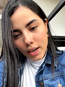 Snapshot of Marilyn_Monrou chatting on 12/14/25, 08:13 Marilyn Monrou online show from 12/14/25, 08:13