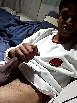 Gzinho69ik online show from 06/19/26, 02:05