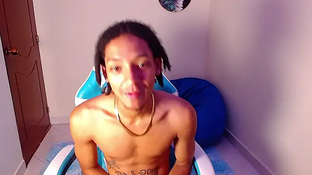 Snapshot of smith_66jr chatting on 11/28/25, 11:07 smith 66jr online show from 11/28/25, 11:07