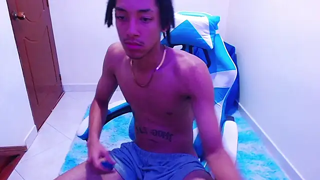 Snapshot of smith_66jr chatting on 12/04/25, 12:20 smith 66jr online show from 12/04/25, 12:20