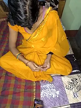 Laxmidevi000 online show from 04/22/26, 04:08