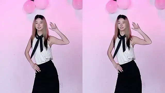 Snapshot of CM---002 chatting on 02/26/26, 01:26 CM---002 online show from 02/26/26, 01:26