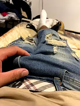 Snapshot of 1Panini21 chatting on 12/18/25, 05:57 1Panini21 online show from 12/18/25, 05:57