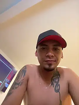 Snapshot of 1Panini21 chatting on 12/18/25, 06:03 1Panini21 online show from 12/18/25, 06:03