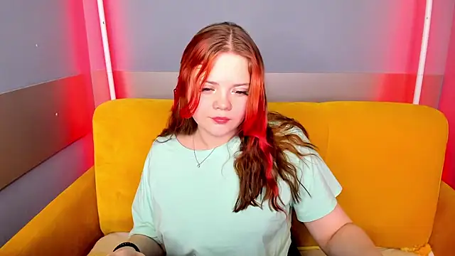 Snapshot of KellyFiery chatting on 11/21/25, 09:19 KellyFiery online show from 11/21/25, 09:19