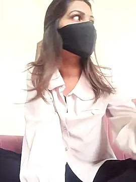 Snapshot of Lovely_girl- chatting on 02/17/26, 05:15 Lovely girl- online show from 02/17/26, 05:15