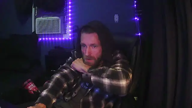 Snapshot of KingCole2390 chatting on 02/03/26, 03:37 KingCole2390 online show from 02/03/26, 03:37