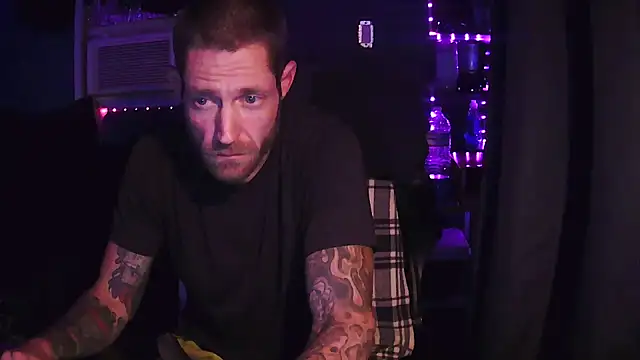 Snapshot of KingCole2390 chatting on 02/06/26, 05:56 KingCole2390 online show from 02/06/26, 05:56